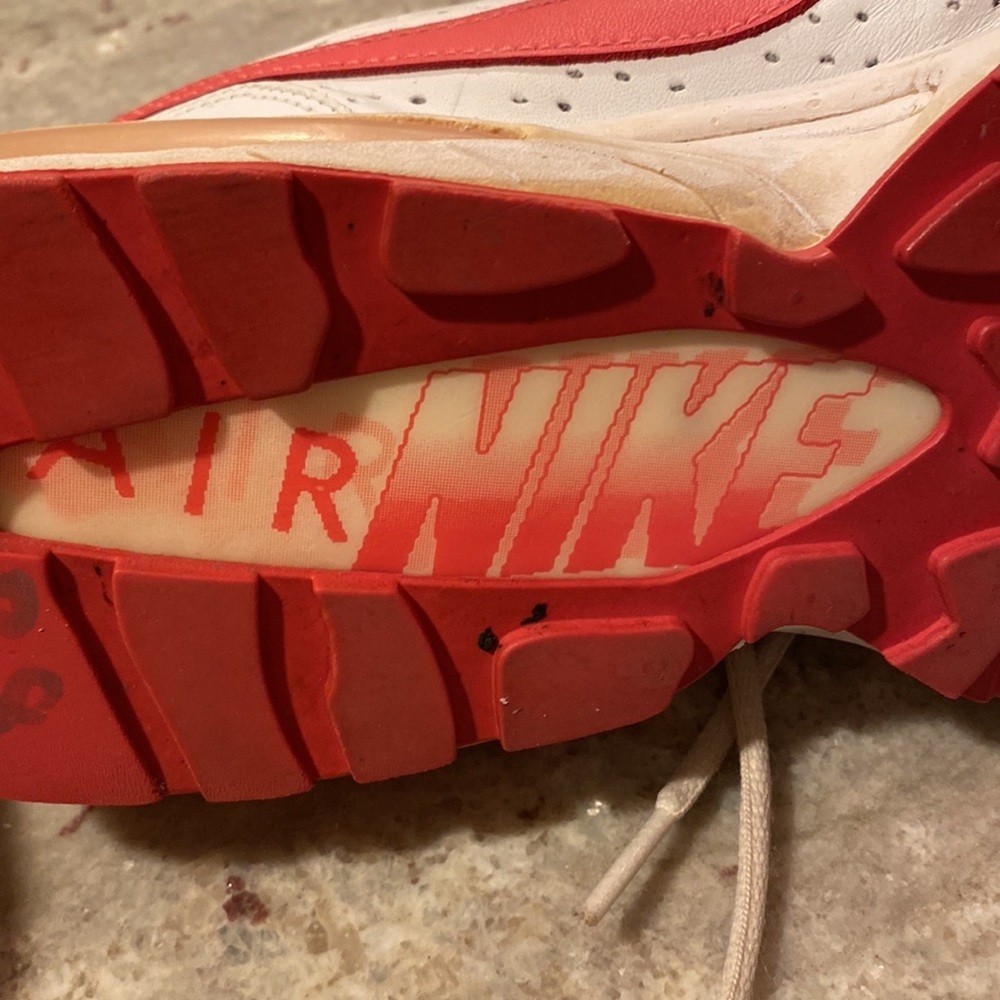 Nike Air womens size 10 sneaker. 
Very good condition - Picture 5 of 6